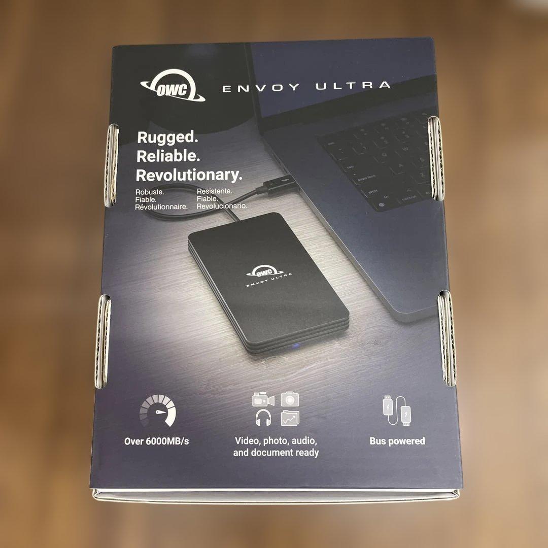 10359 Envoy Ultra Thunderbolt 5外付けSSD4TB