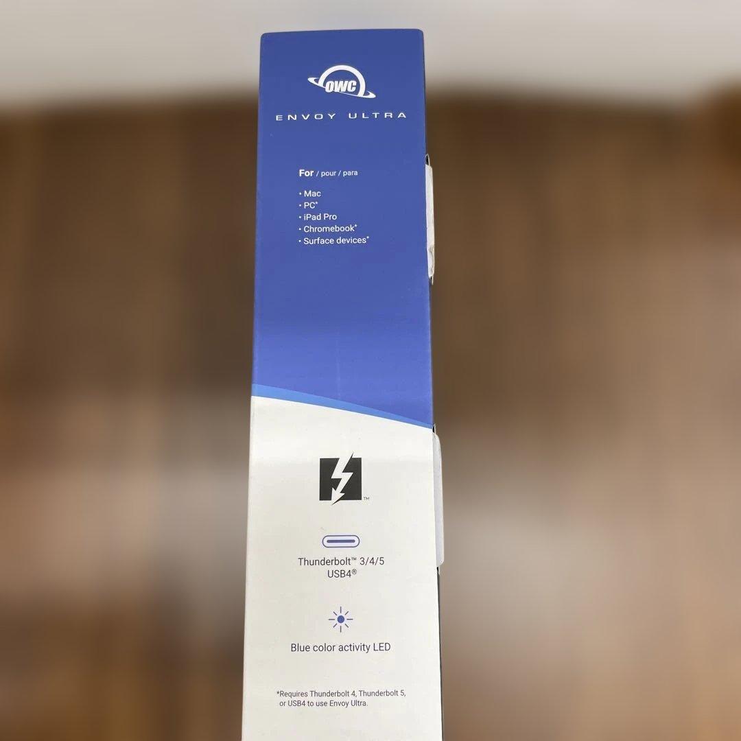 10359 Envoy Ultra Thunderbolt 5外付けSSD4TB