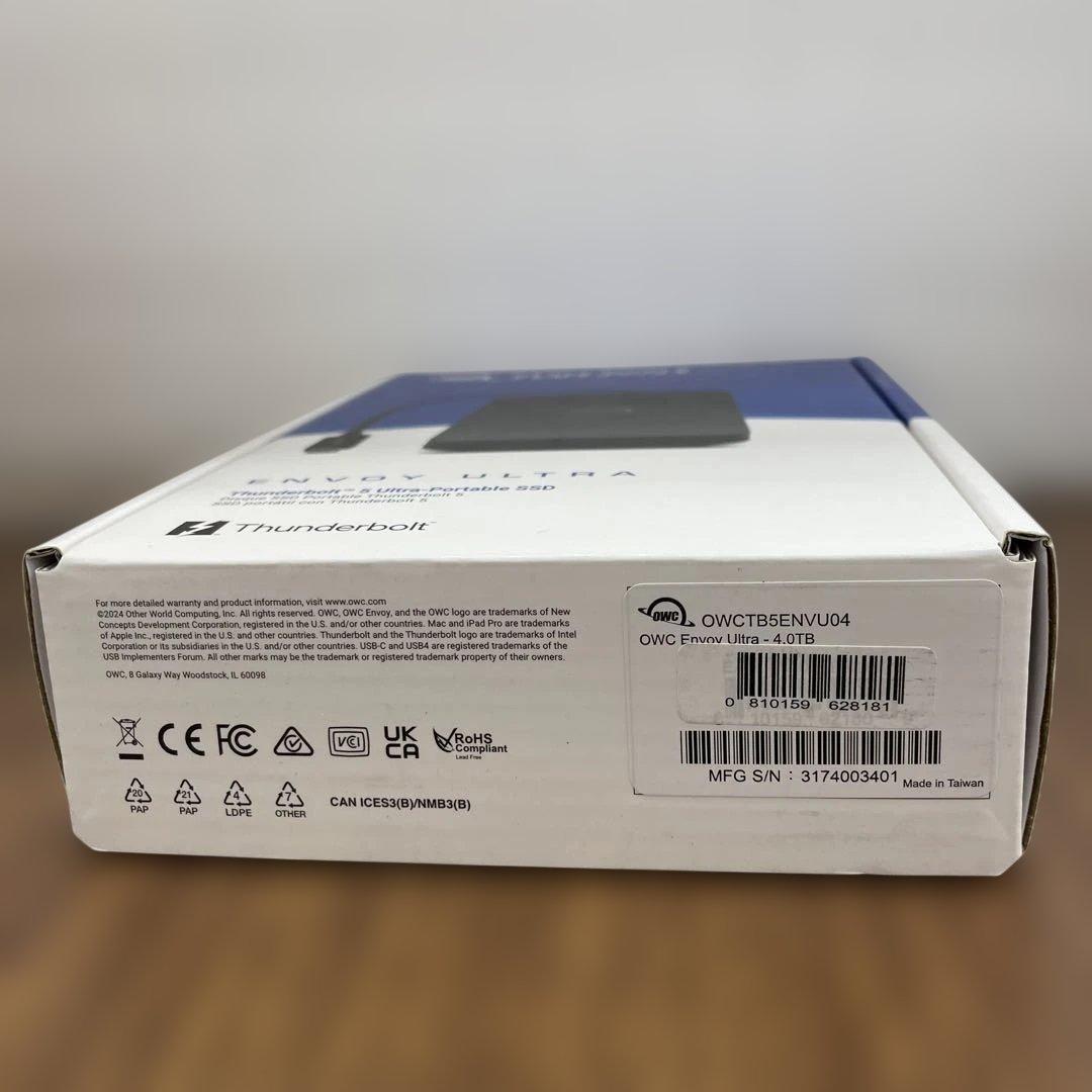 10359 Envoy Ultra Thunderbolt 5外付けSSD4TB