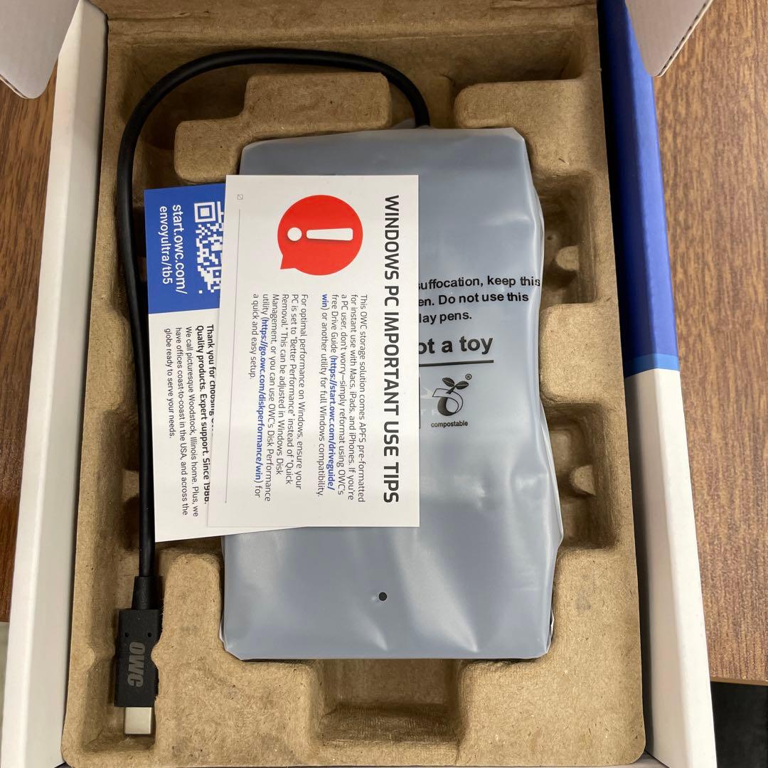 10359 Envoy Ultra Thunderbolt 5外付けSSD4TB