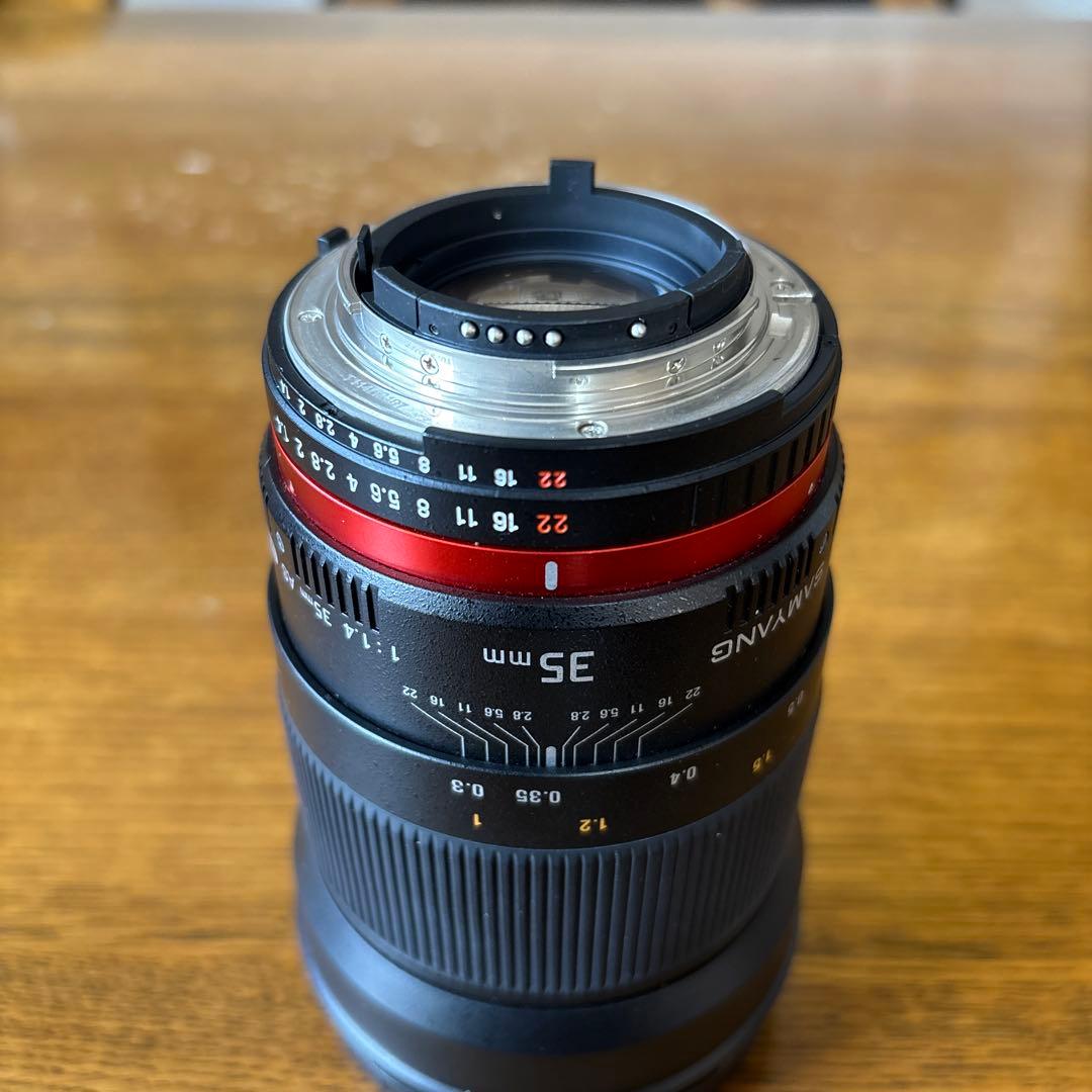 SAMYANG 35mm f/1.4 レンズ
