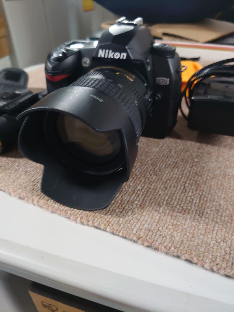 Nikon D70 デジタル一眼レフカメラ 双眼鏡付き