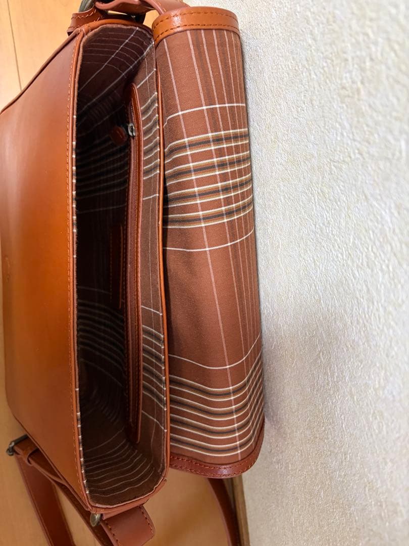 マザーハウス　レザー ショルダーバッグ