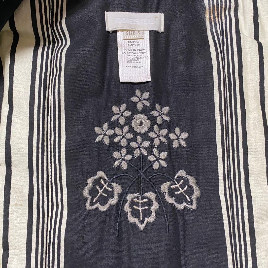 DIESEL 刺繍 ナイロン フード付き ジャケット ディーゼルボタン 紺色