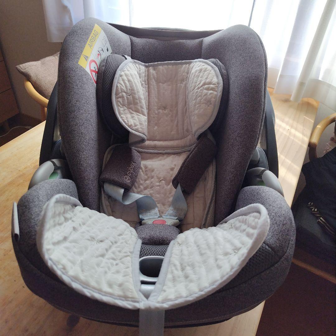 cybex プラチナム グレー チャイルドシート　未使用に近い