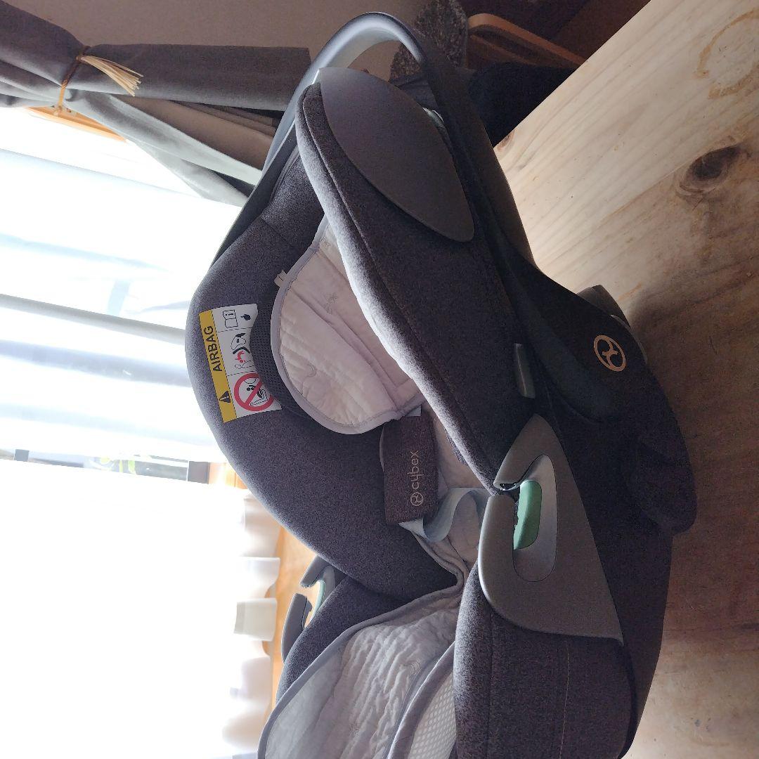 cybex プラチナム グレー チャイルドシート　未使用に近い