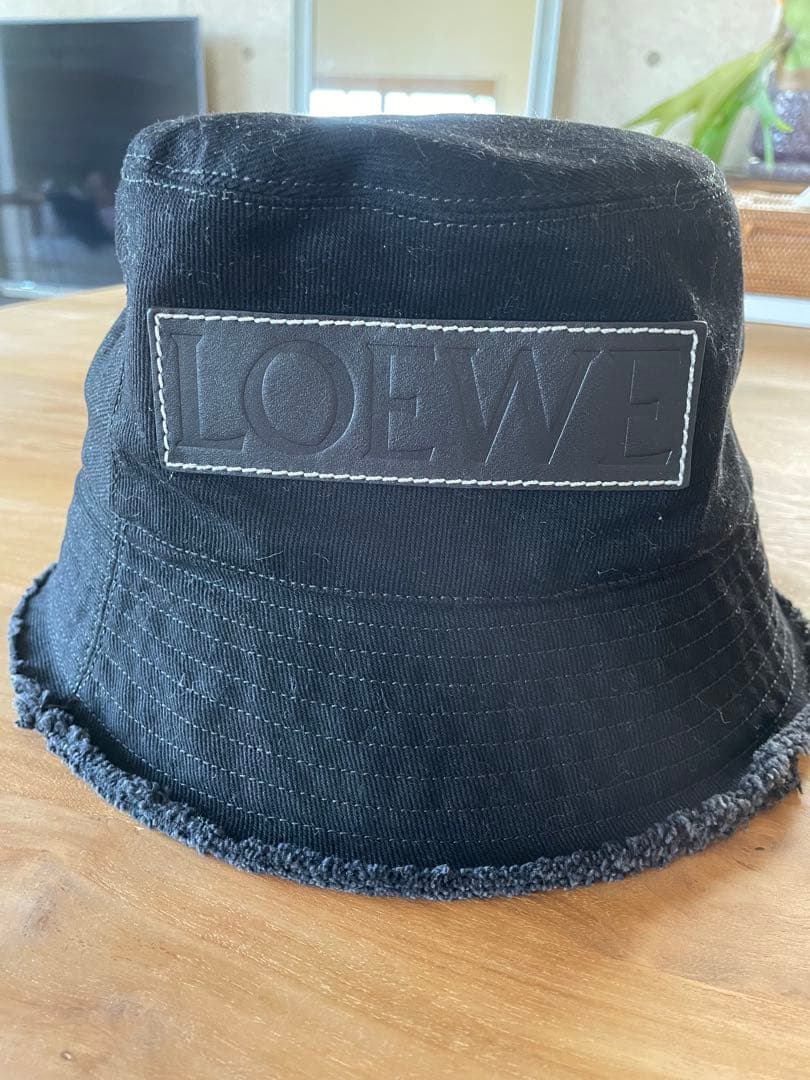 ロエベ レザー ロゴ パッチ フリンジ バケット ハットブラック 57