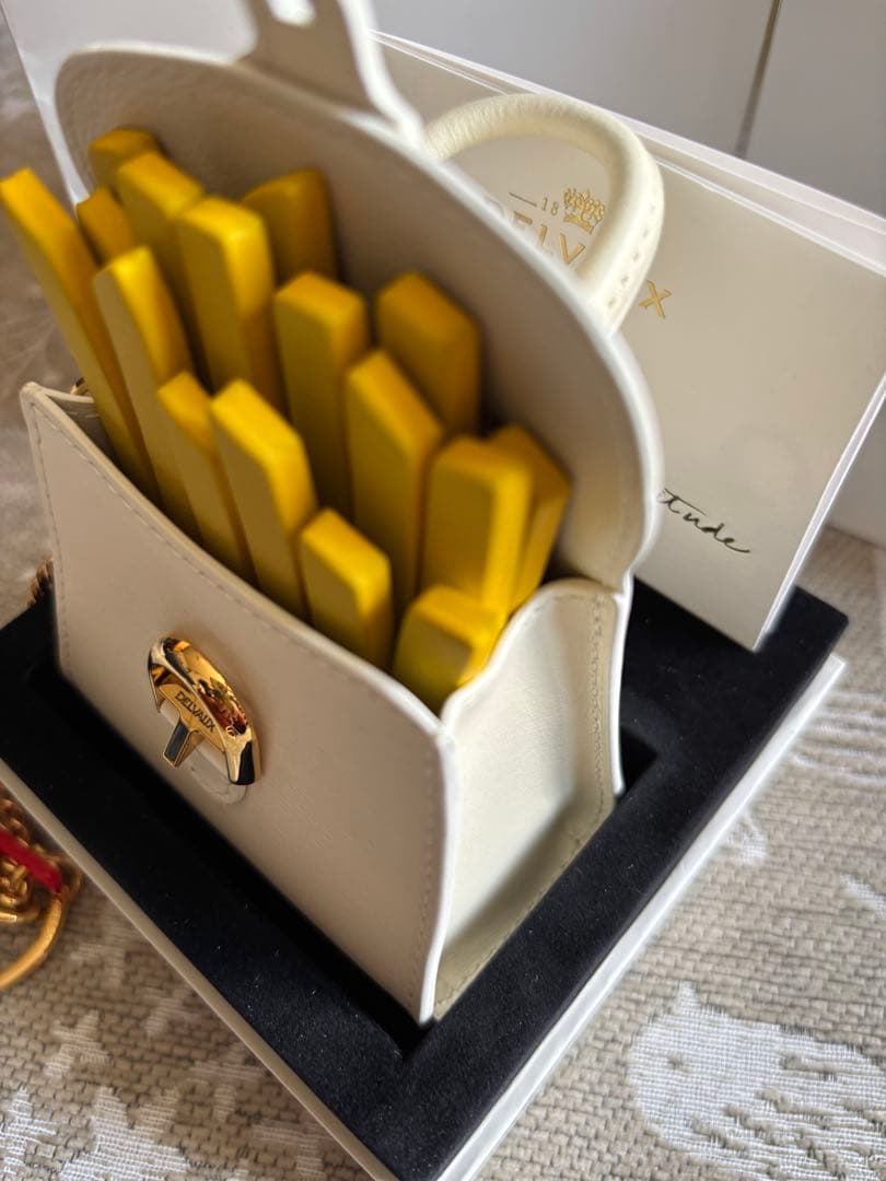 専用ですDELVAUX ミニチュア　バッグチャーム　デルボー　デルヴォー　ポテト