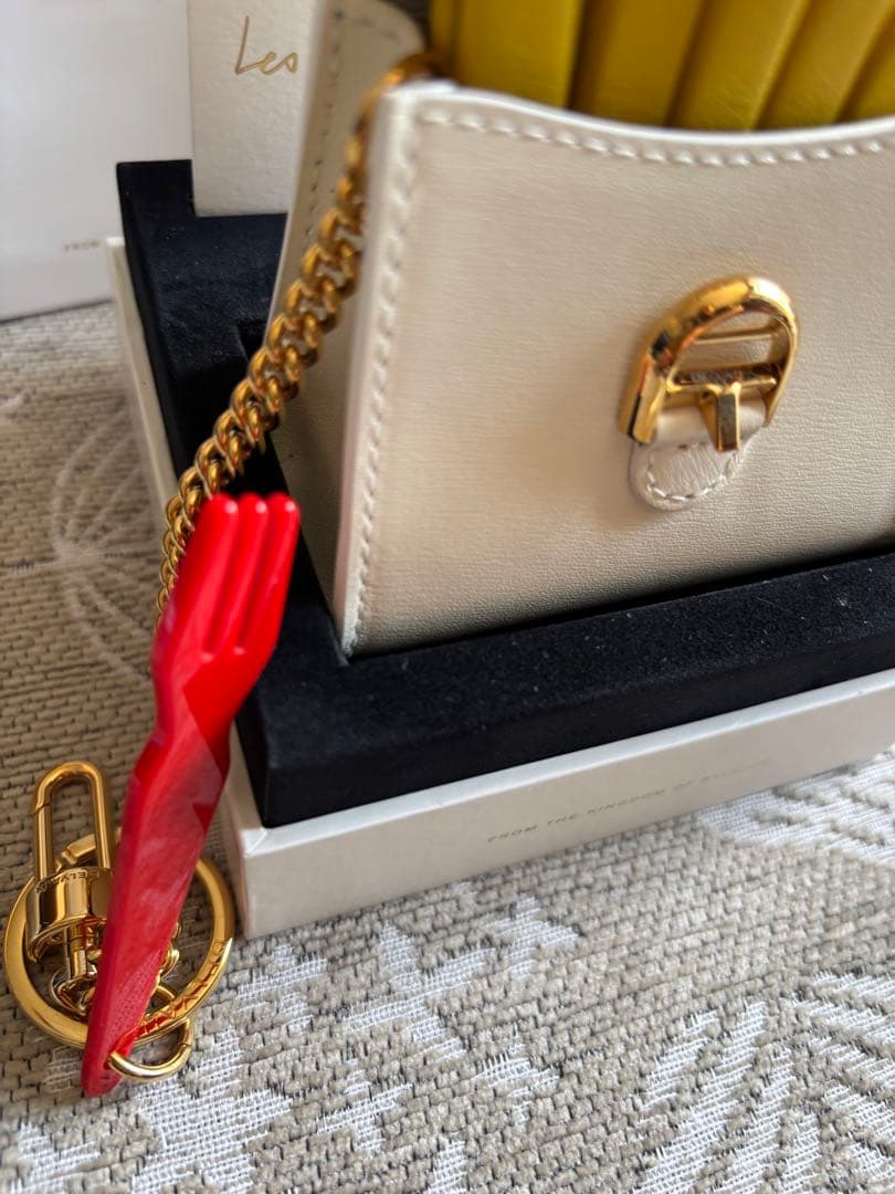 専用ですDELVAUX ミニチュア　バッグチャーム　デルボー　デルヴォー　ポテト