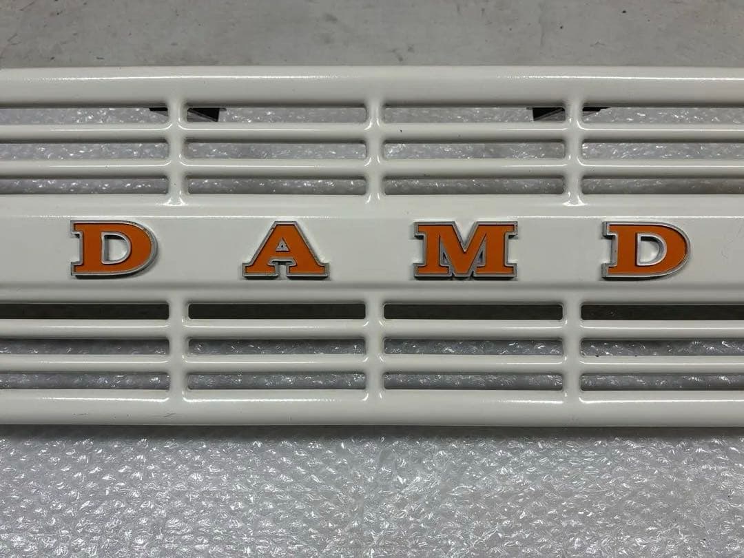 DAMD APIOヴィンテージアイアングリル　白塗装