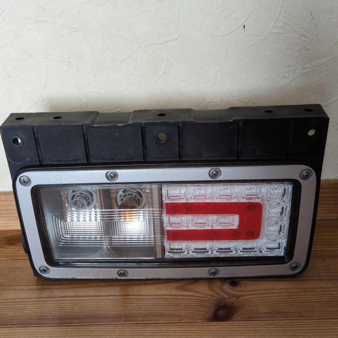 小糸製作所　テールランプ