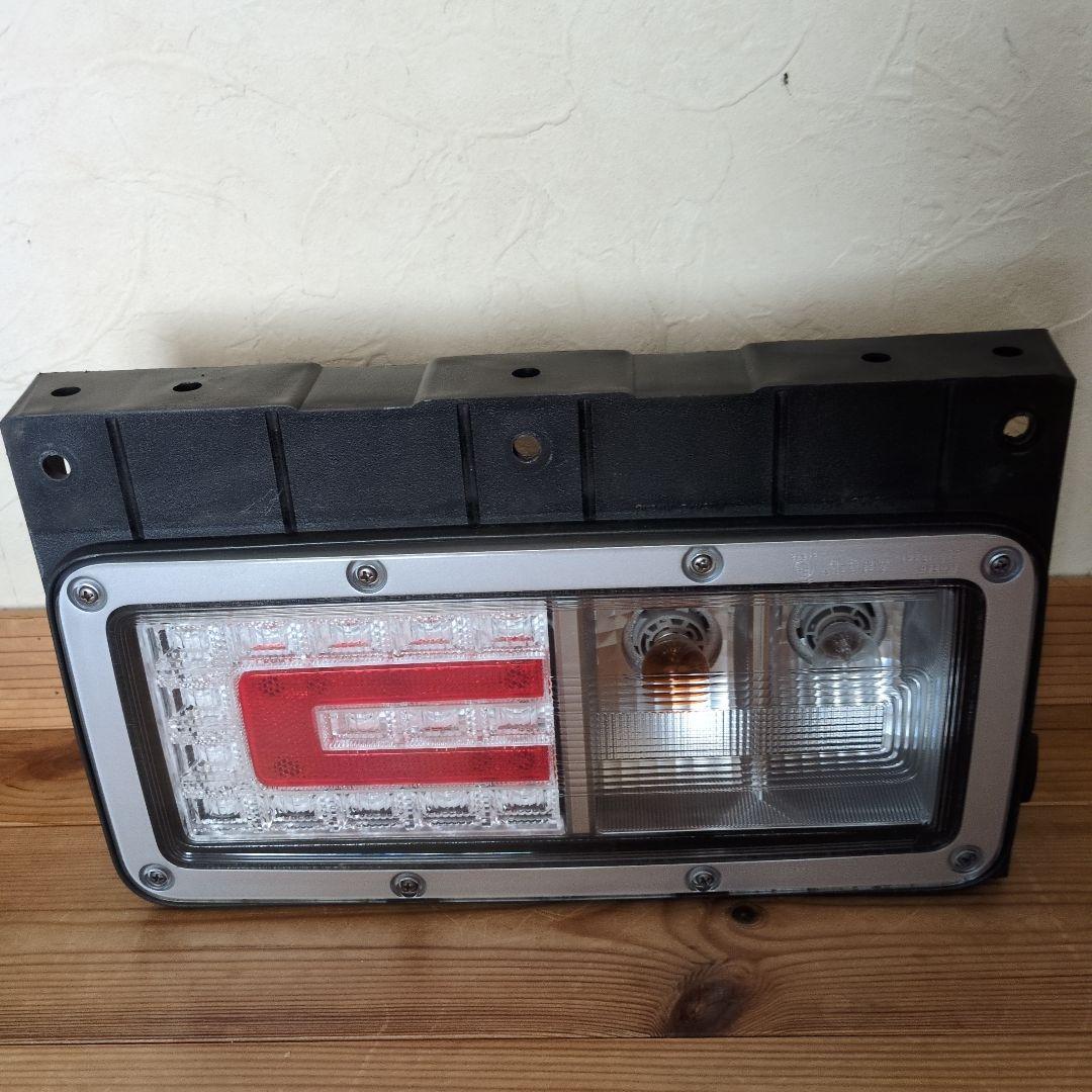 小糸製作所　テールランプ