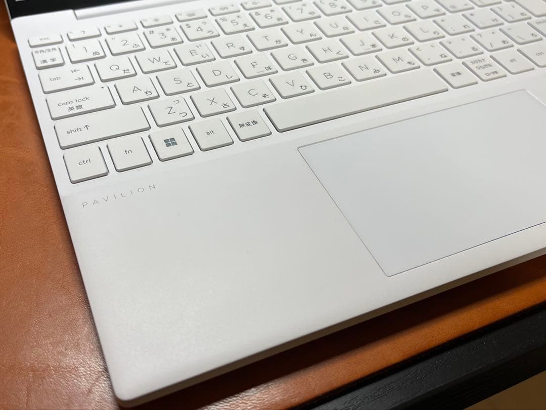 HP Pavilion 13インチ ホワイトノートPC