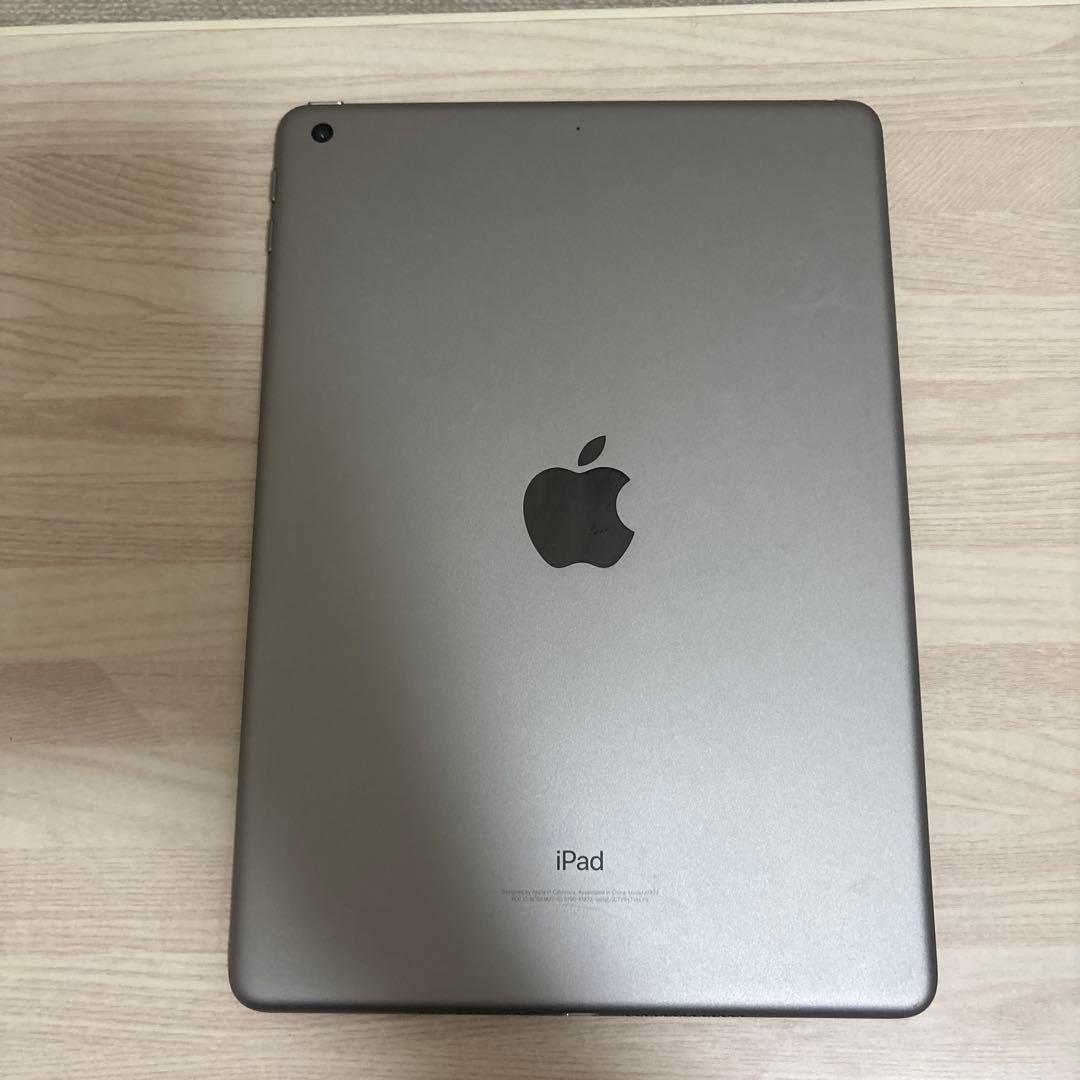 Apple iPad 第5世代　スペースグレー Wi-Fiモデル
