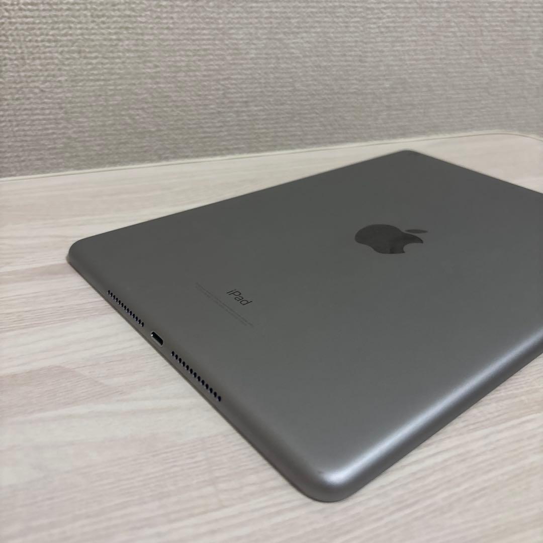 Apple iPad 第5世代　スペースグレー Wi-Fiモデル