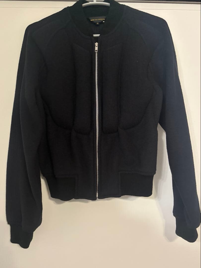 コムデギャルソン　クッション入りジップアップジャンパー