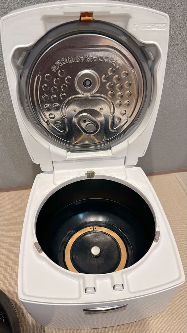 匿名配送✨三菱電機 IH 炊飯器 備長炭炭炊釜 5.5合 ピュアホワイト