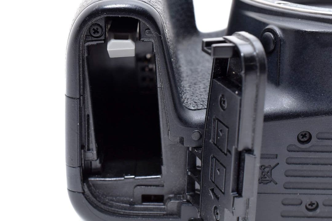 超美品✨シリーズ最新機種✨Canon Eos KissX10i✨トリプルレンズ