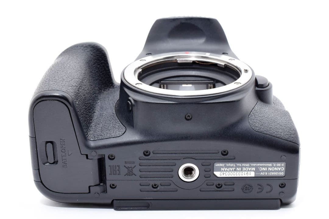 超美品✨シリーズ最新機種✨Canon Eos KissX10i✨トリプルレンズ