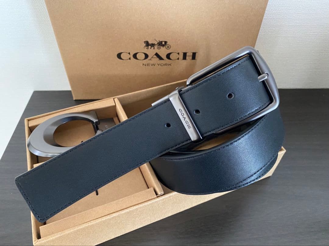 SALE♪コーチ　新品　リバーシブル　シグネチャー　ベルトセット