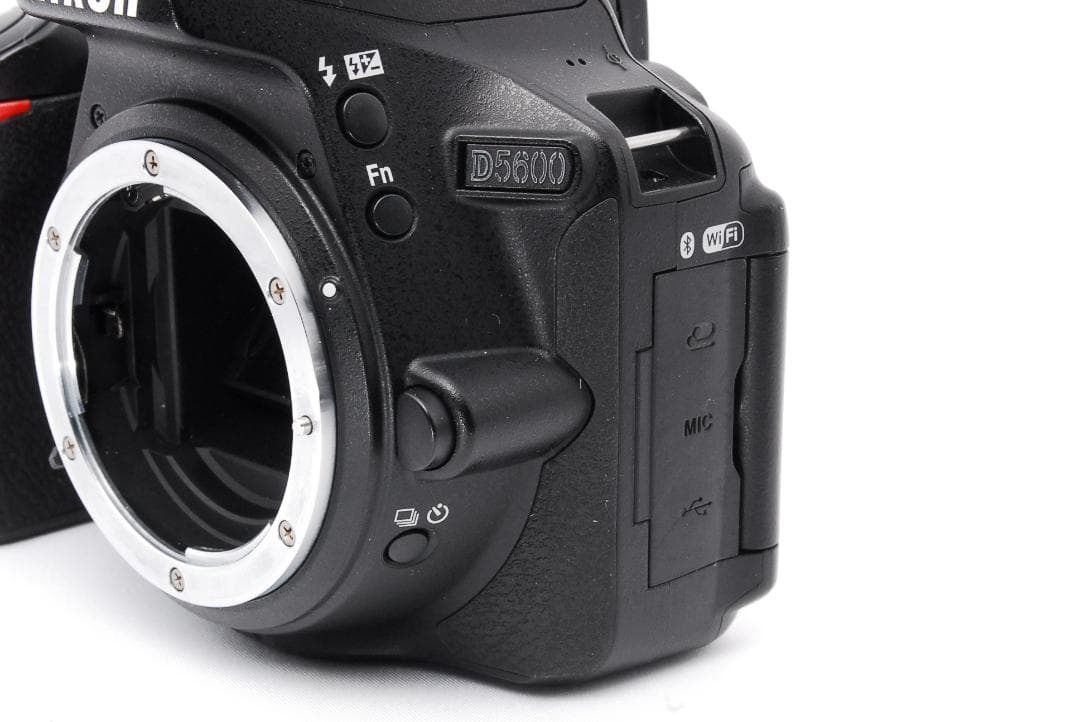 ✨美品 Bluetooth搭載機✨Nikon D5600 ダブルレンズセット