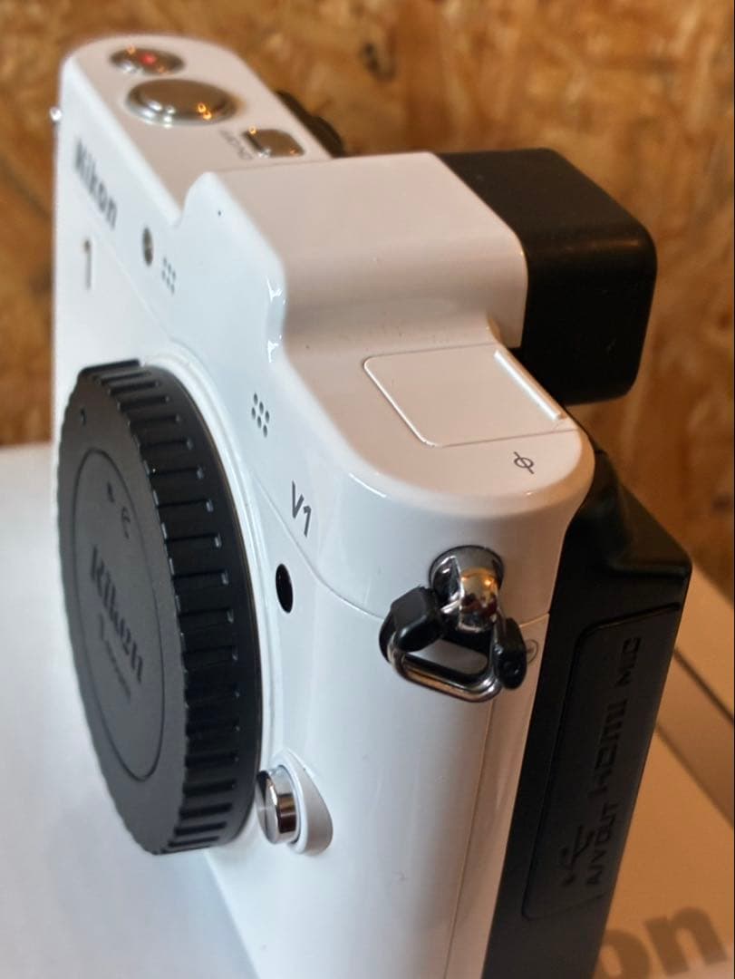 【美品・希少】Nikon 1 V1 10mm F2.8レンズ 元箱/備品完備