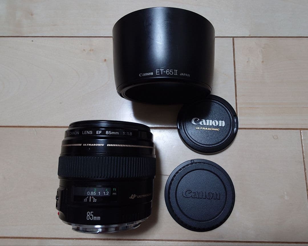Canon EF 85mm F1.8 USM 単焦点　フード付き
