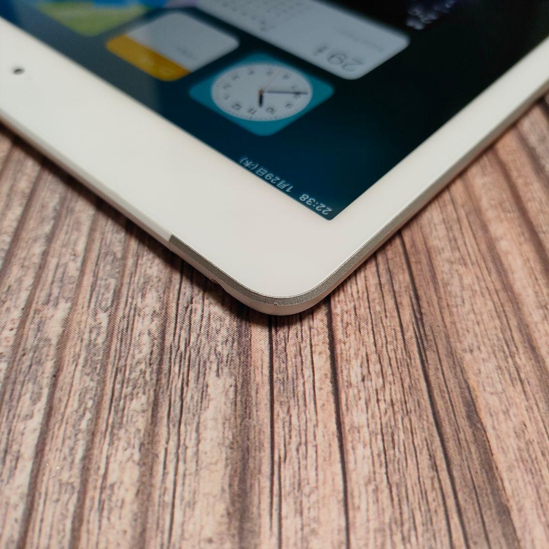 apple iPad 第8世代 32GB SIMフリー シルバー