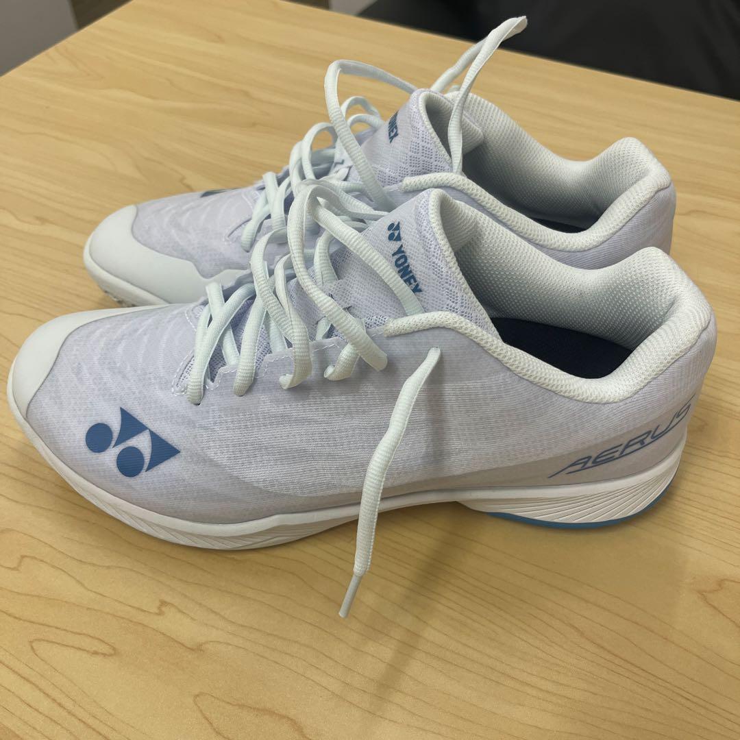 カワ　 YONEX エアラスz バドミントンシューズ ホワイト/ブルー