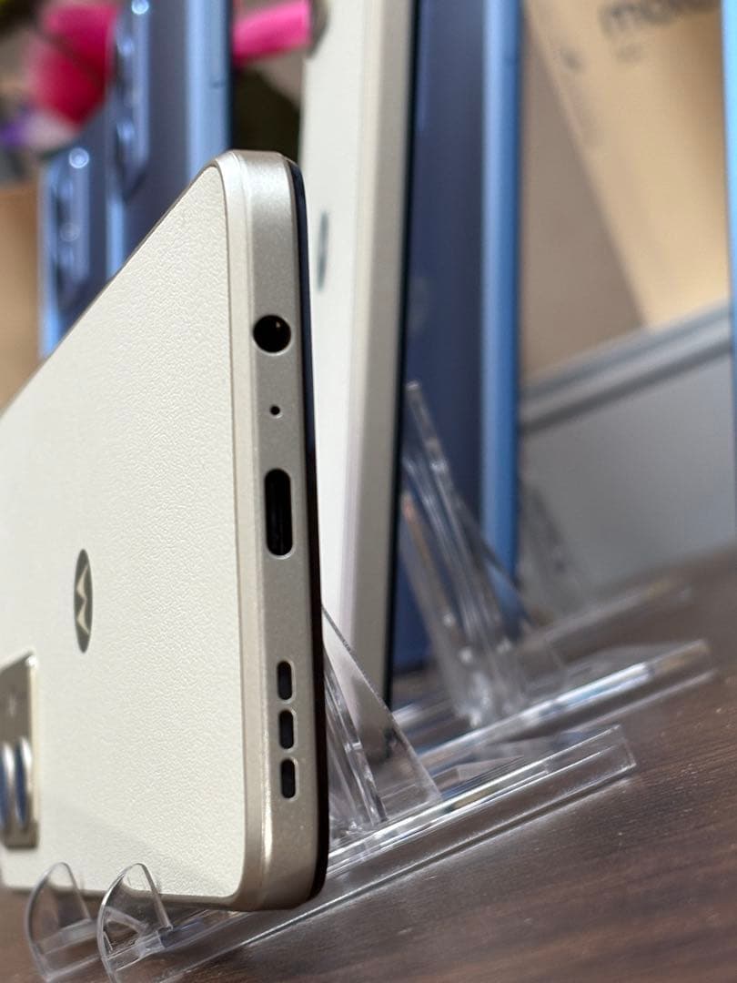 携帯電話本体 Motorola g64y