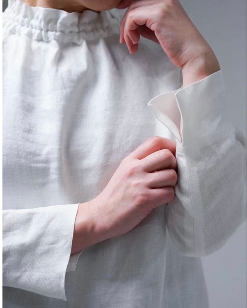 【美品】wafu. プレミアムリネン　シャーリングトップス　L サイズ　白色