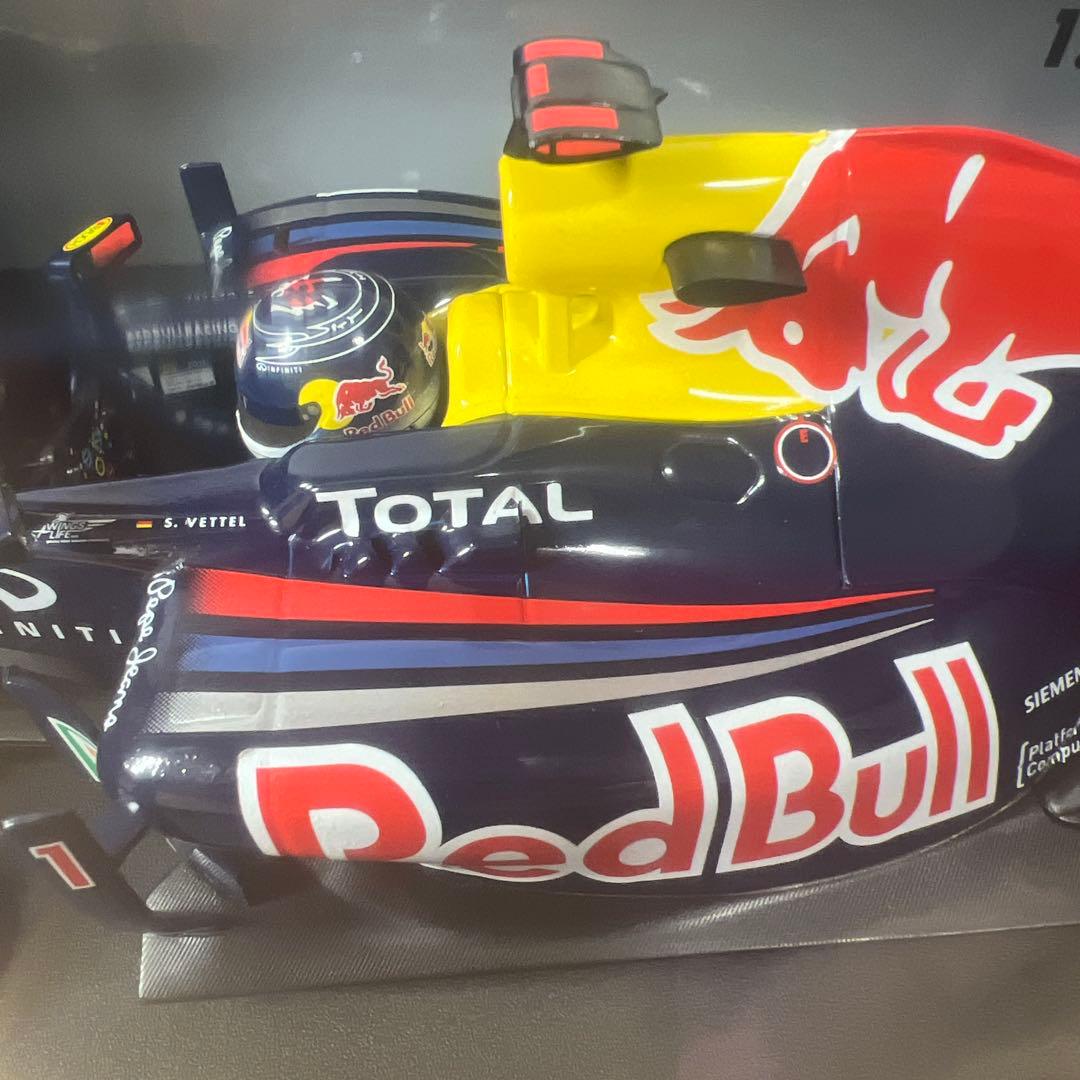 【新品未開封】1/18 MINICHAMPS レッドブル 2011 ベッテル