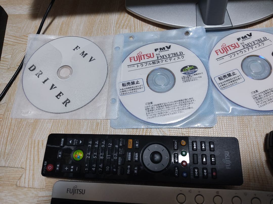 富士通　パソコン　ESPRIMO　FH78/LD