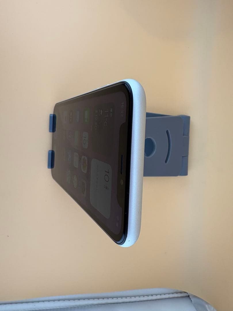 iPhone XR 128GB ホワイト　SIMフリー　バッテリー100%