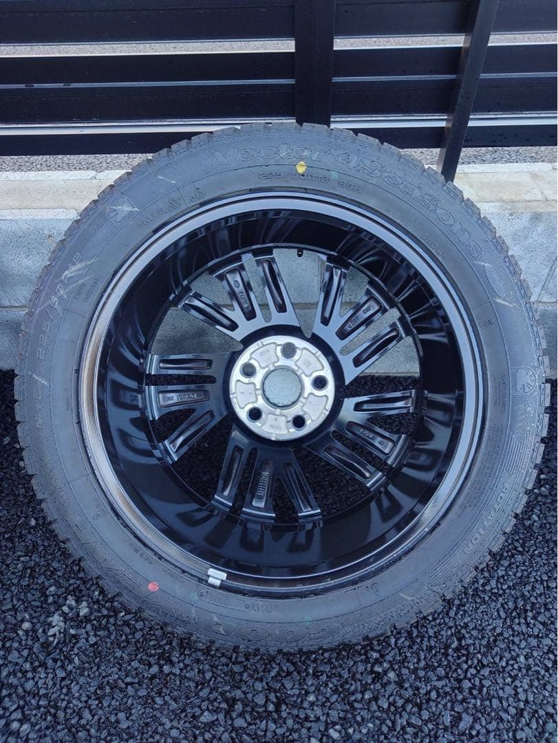 トヨタカローラクロス18インチ純正ホイール　4シーズンタイヤ