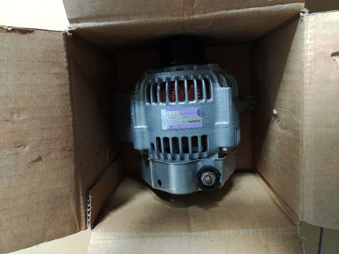 【新品未使用】トヨタ純正　オルタネーター　27060-16270 AE95