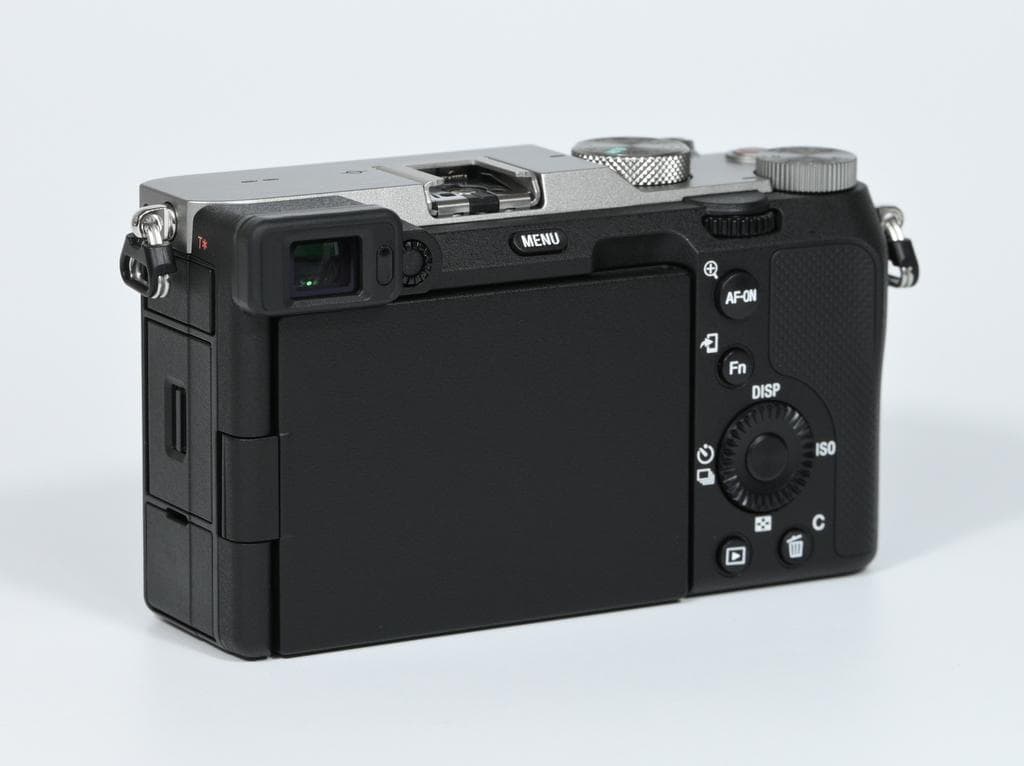 【ほぼ新品】 SONY α7C ILCE-7CL レンズキット 《ショット数4》