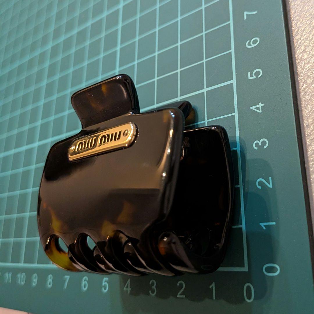 美品✨ミュウミュウ　ヘアアクセサリー　真鍮　べっ甲調　クリップ　ゴールドプレート