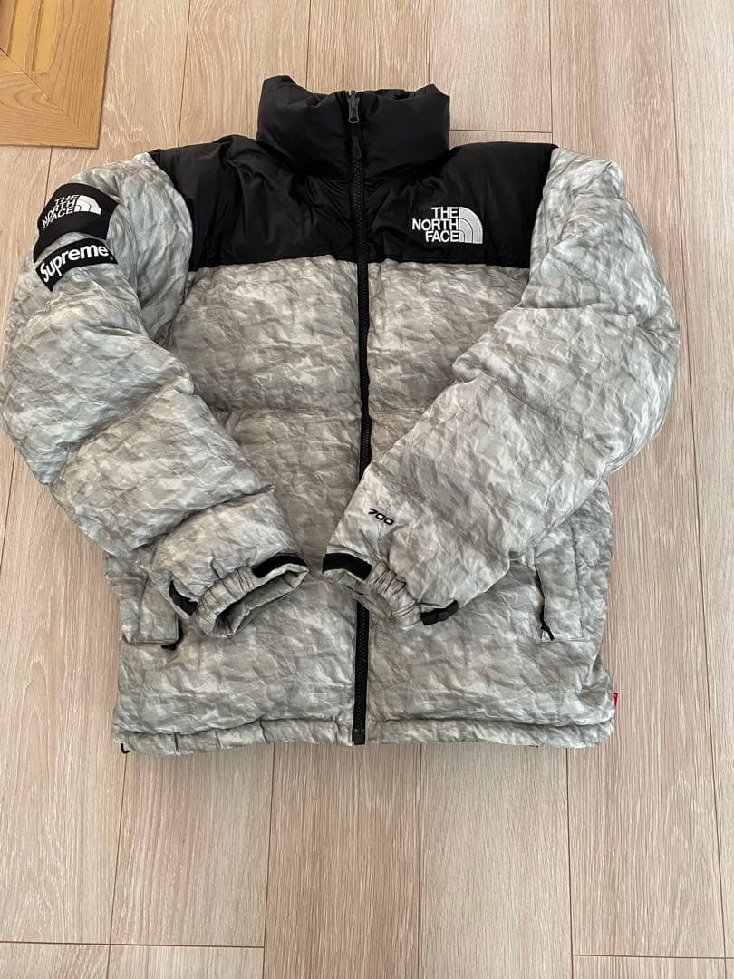 supreme north face ダウンジャケット　Agumo