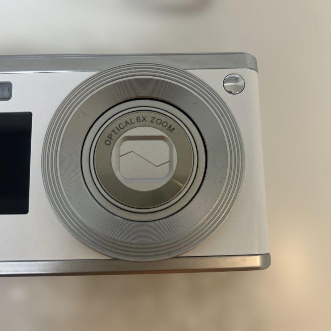 自撮り機能付 光学6倍ズーム デジタルカメラ EZ-CDC6