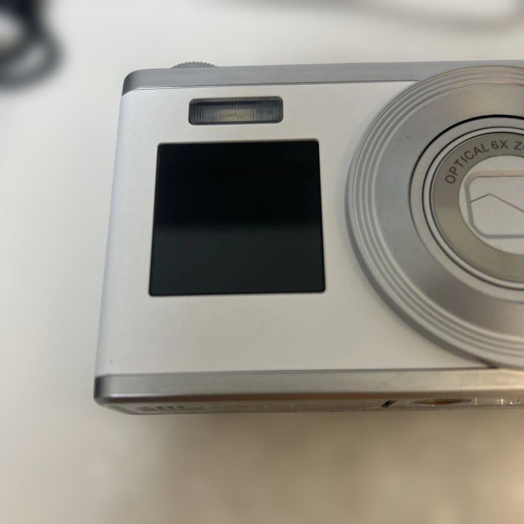 自撮り機能付 光学6倍ズーム デジタルカメラ EZ-CDC6