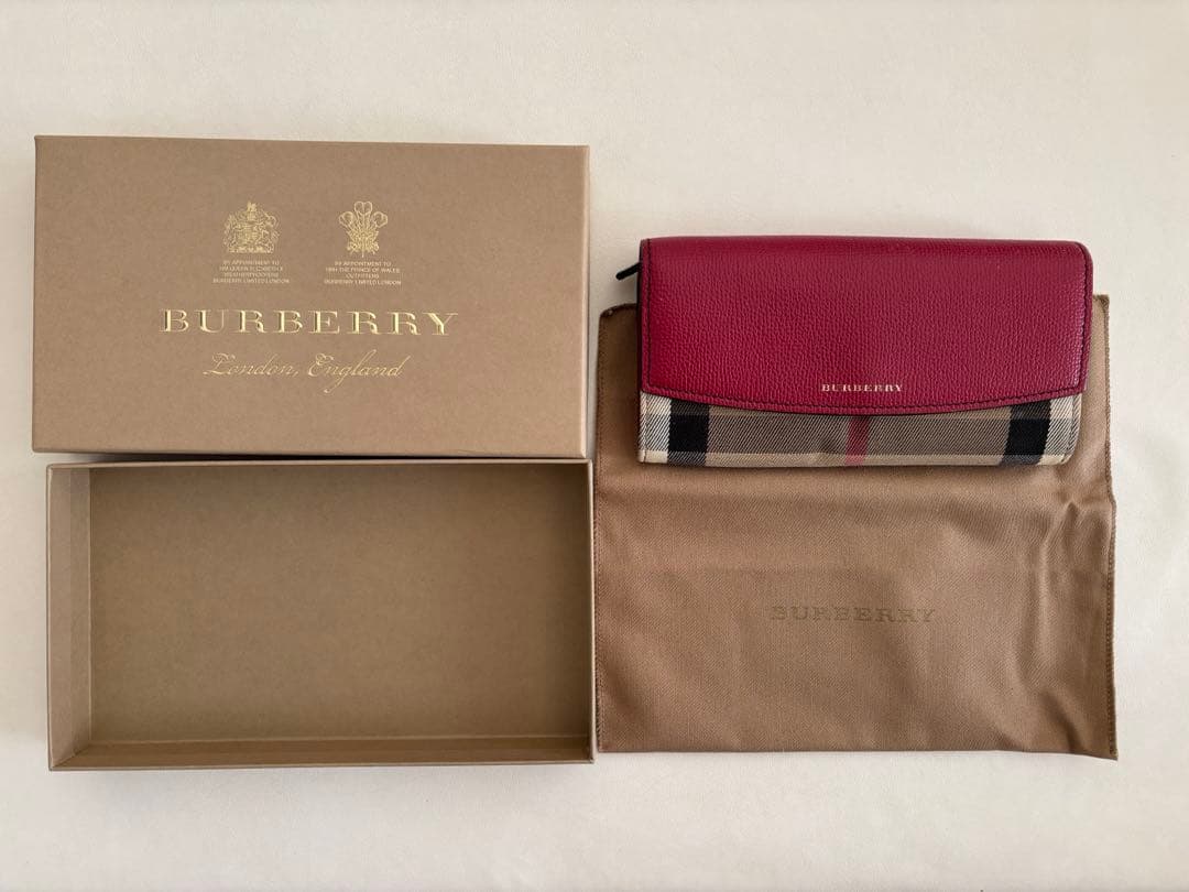 Burberry 長財布 赤