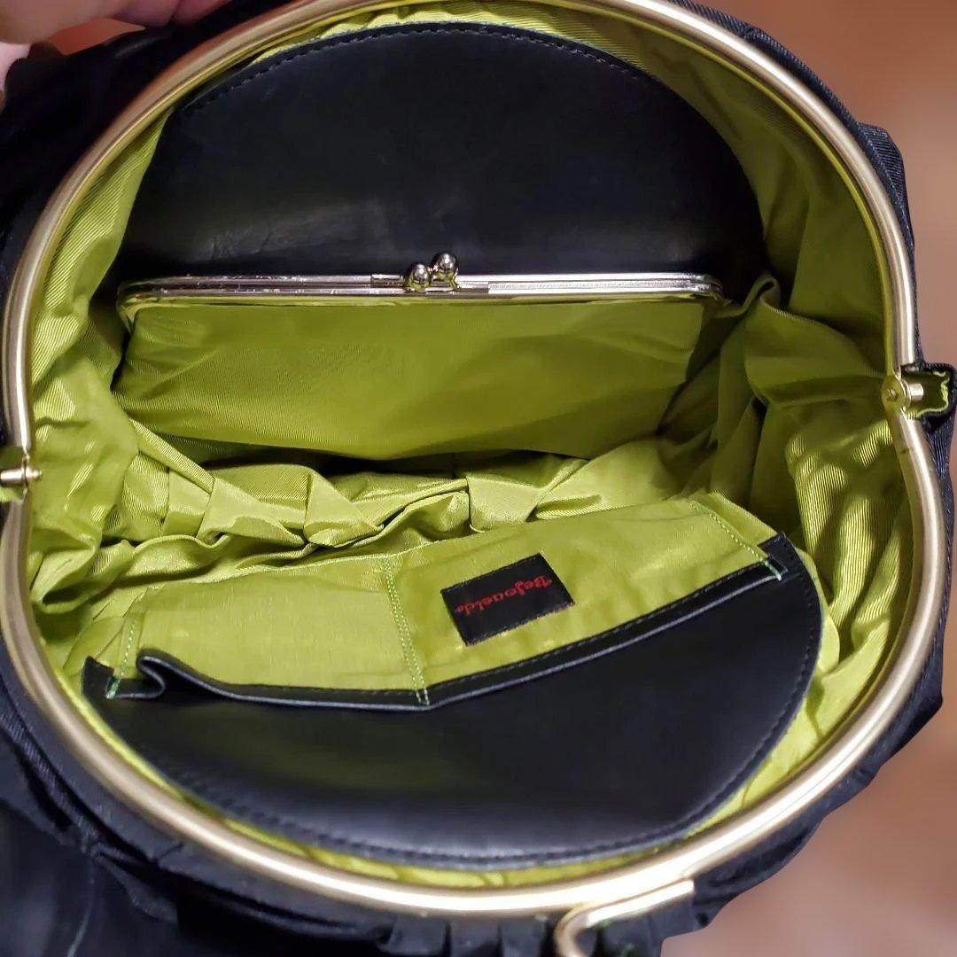 ブランド　ビージュエルド