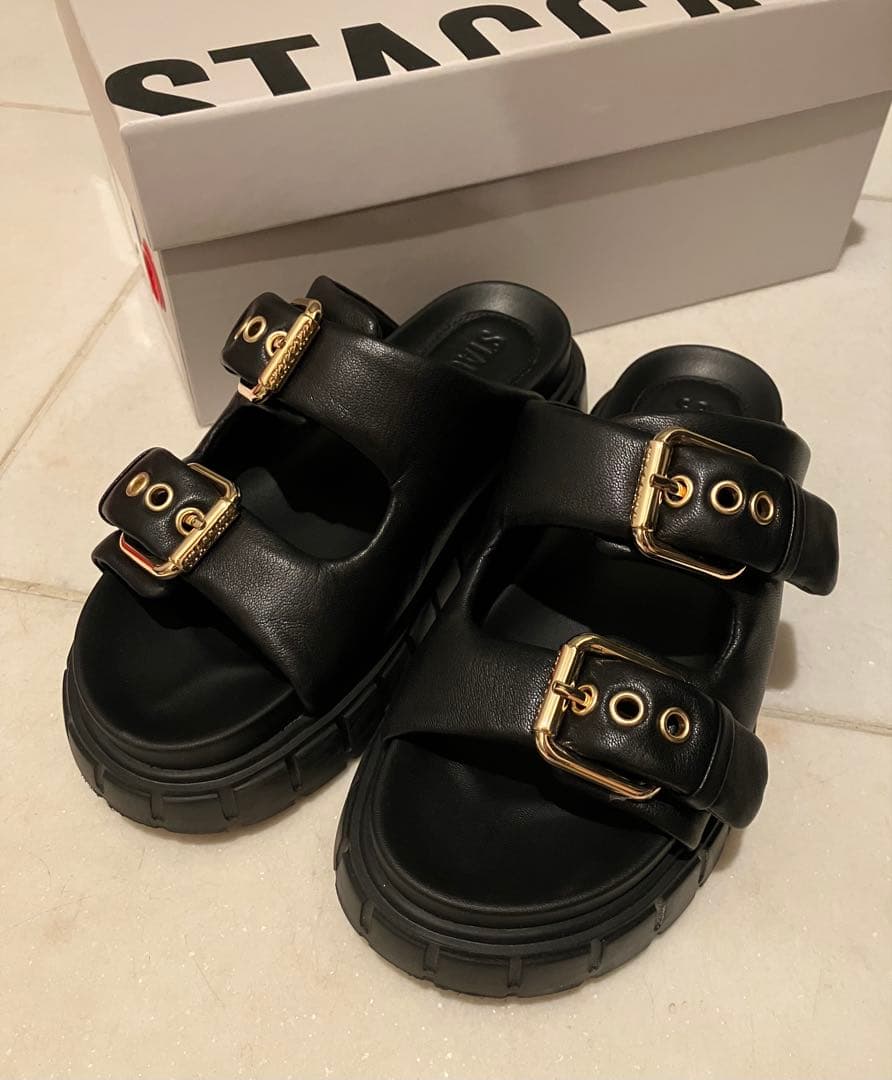 STACCATO ブラック コンフォートサンダル