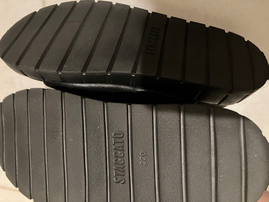 STACCATO ブラック コンフォートサンダル