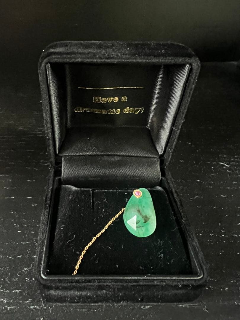 monaka jewelry フラットピアス　グリーン　エメラルド