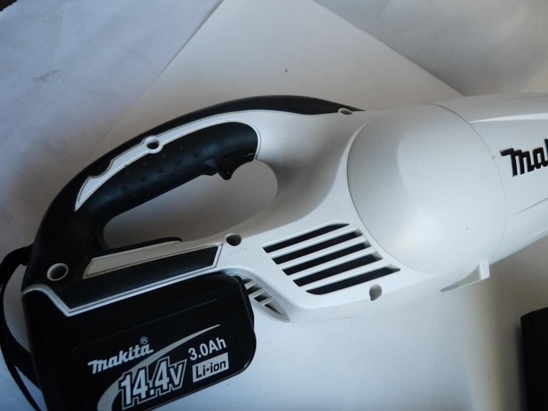 Makita CL140FD スティッククリーナー 充電器付き