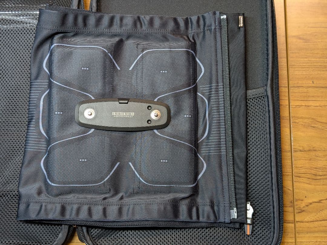 SIXPADパワースーツライトアブズ　Lサイズ　専用コントローラーセット