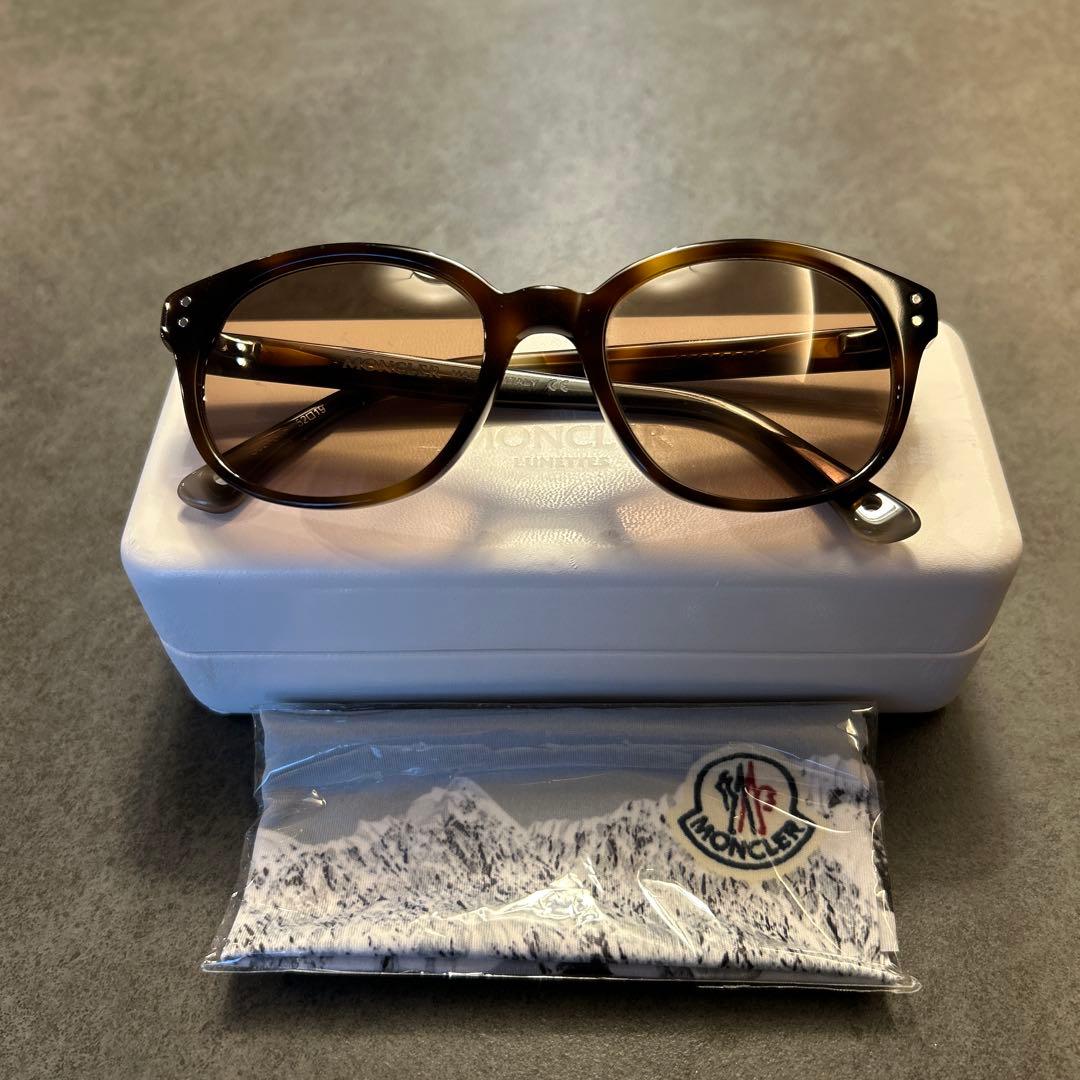 MONCLER ブラウン サングラス