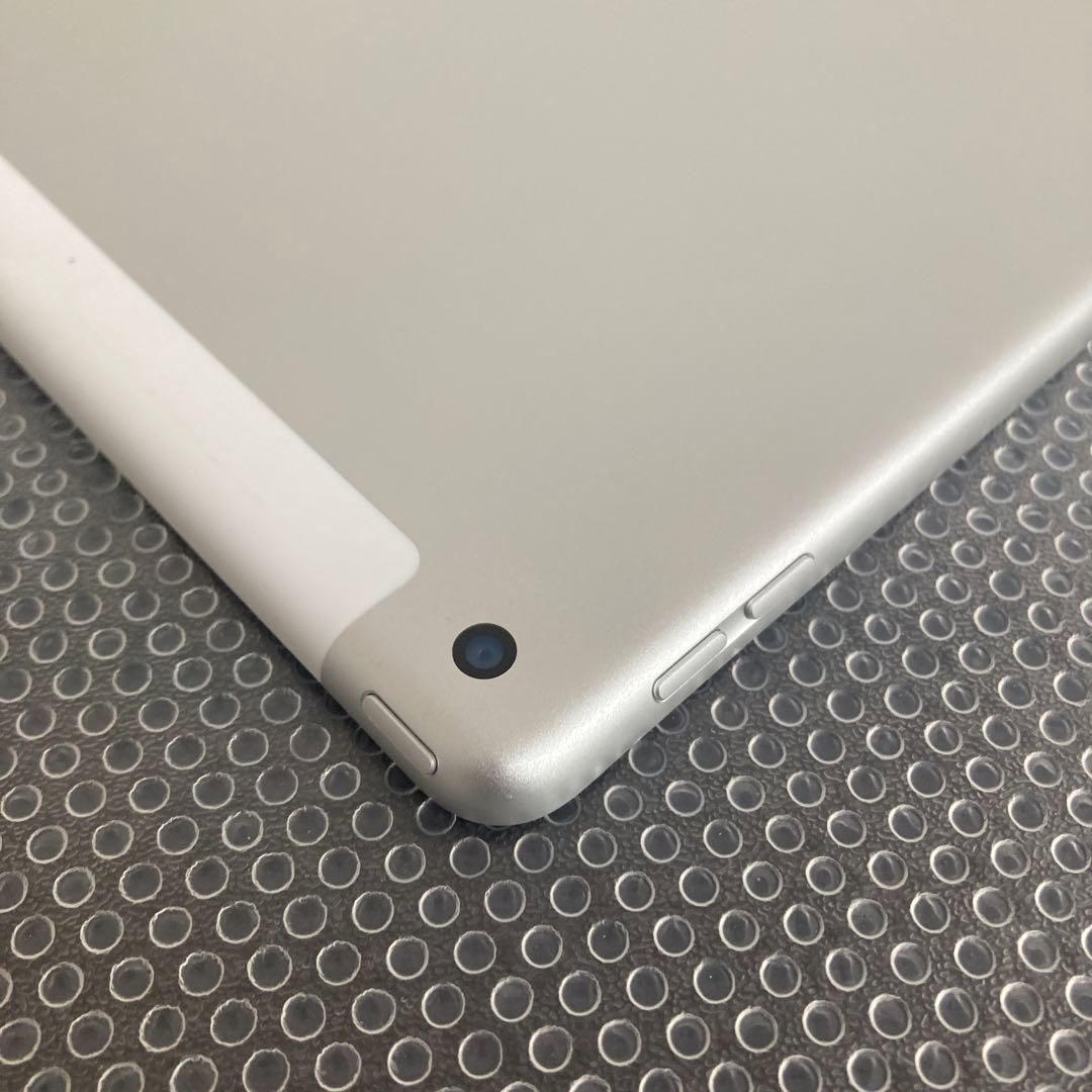 2719【早い者勝ち】外観比較的美品☆iPad7第7世代32GB SIMフリー☆
